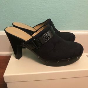 8M Coach Ivy Signature Black Mules